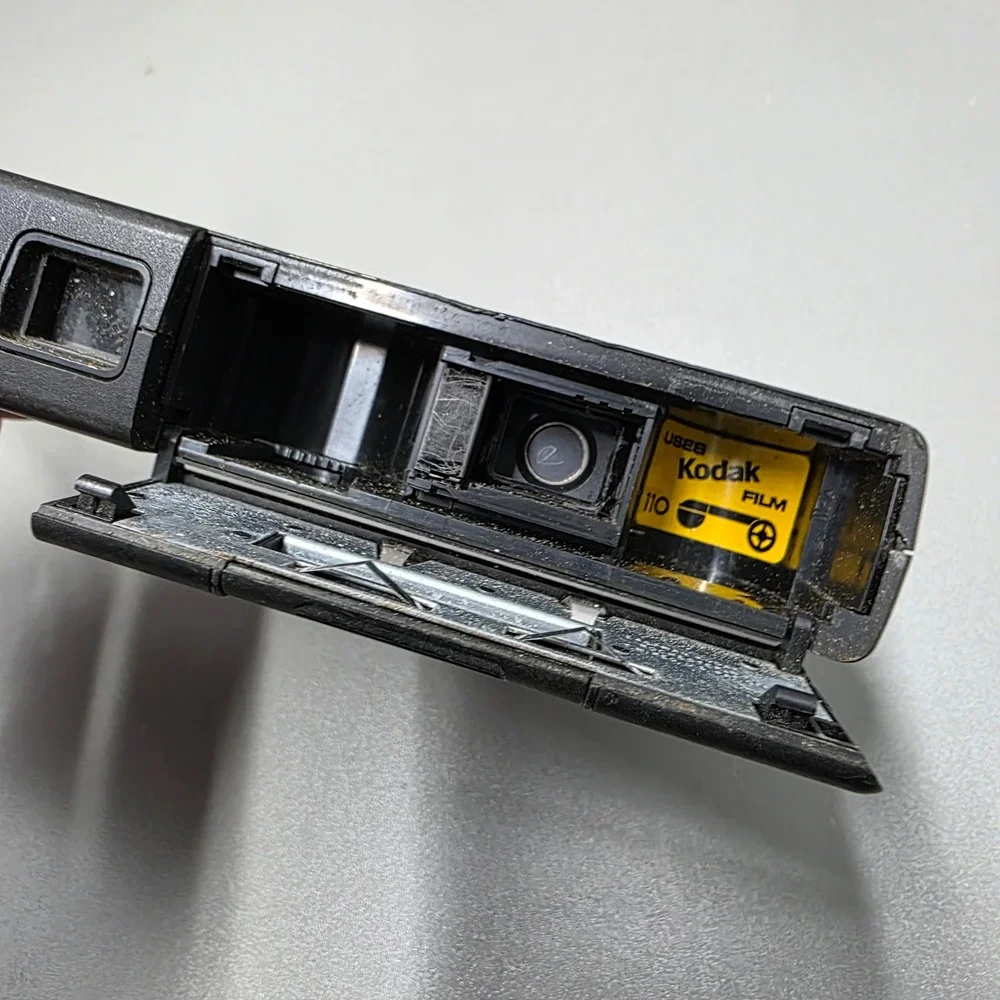 Kodak Ektralite 10 Vintage‎ 110 Film Pocket Camera Black Untested for Parts